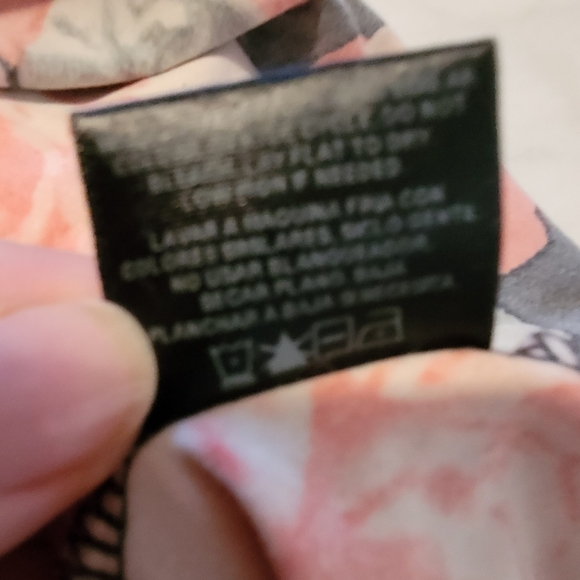 Joe Boxer Red and Black Floral Rose Flutter Sleeve Mini Sundress Size Medium - Picture 9 of 9